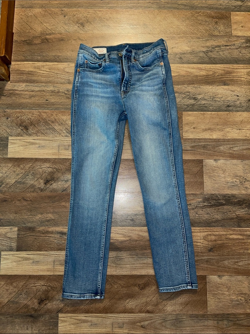 GAP women’s vintage slim high rise jeans size 26/2Reg stretchy